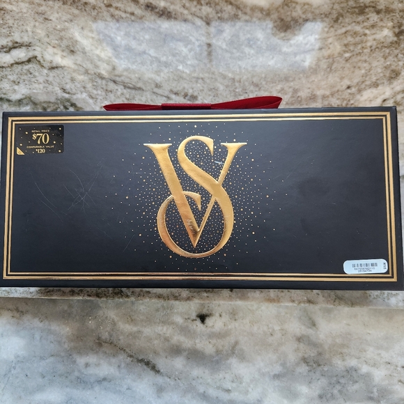 Mini Perfume Gift Set - Picture 3 of 5